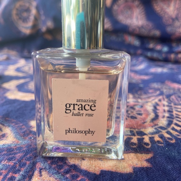 Estée Lauder Pleasures Mini Perfume Set, Amazing Grace Ballet Rose and others - Picture 2 of 4